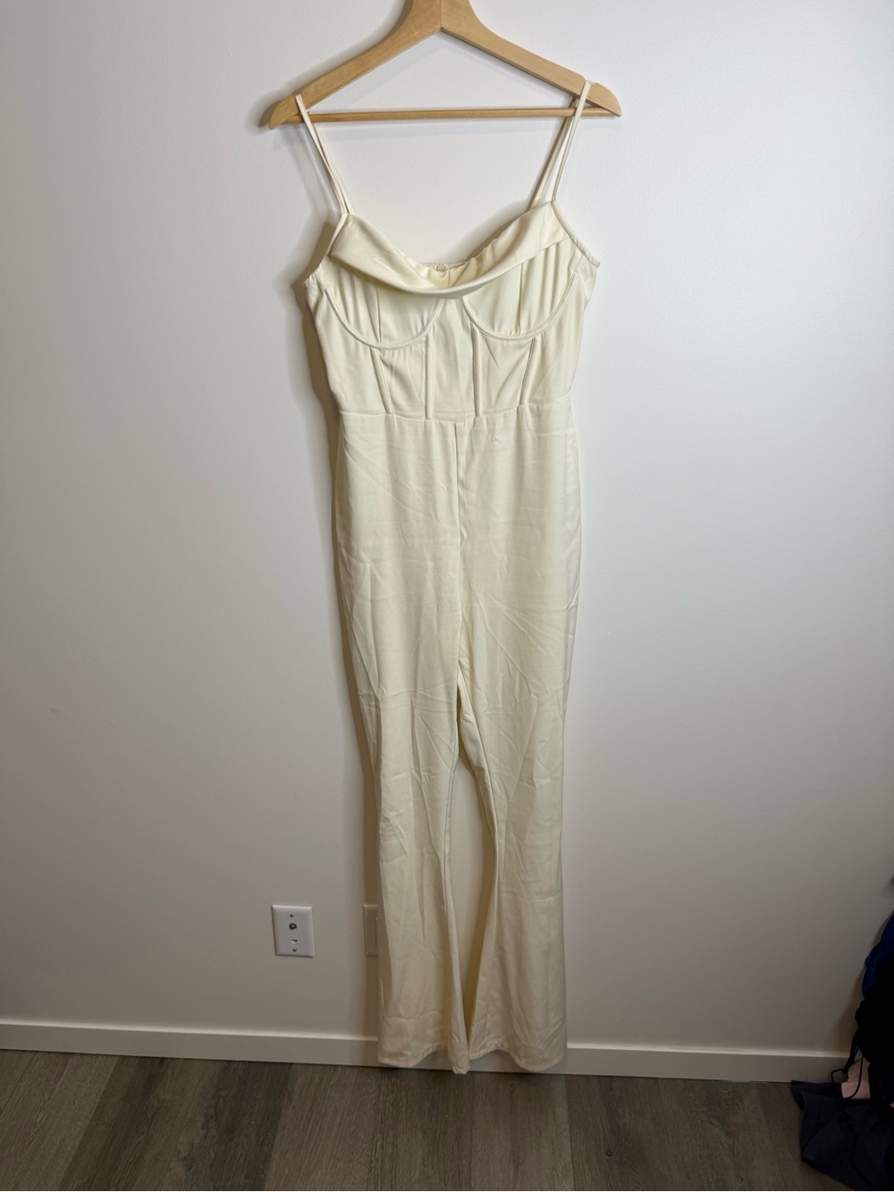 PrettyLittleThing Cream Sleeveless Structured Jumpsuit size 8 flared pant suit